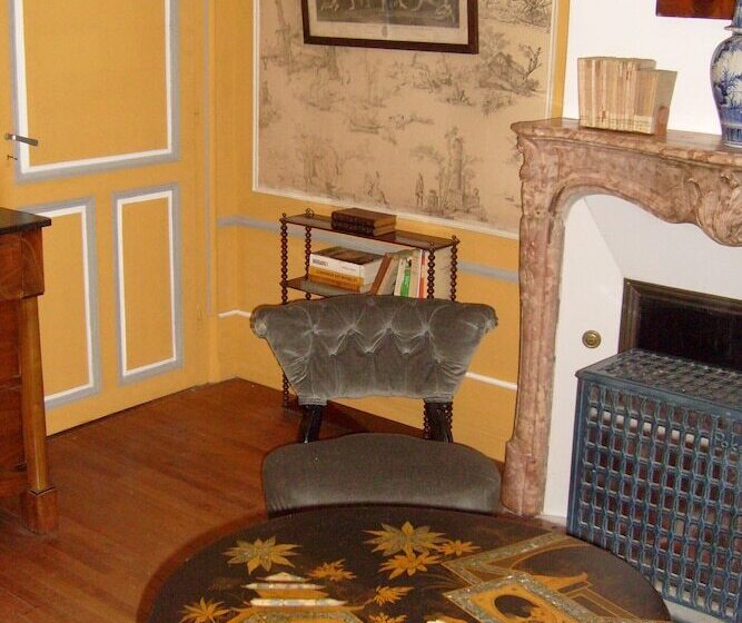 مبيت وإفطار Château De Serrigny