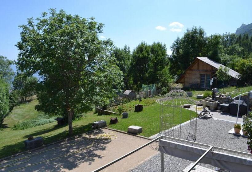 مبيت وإفطار Château Serigues