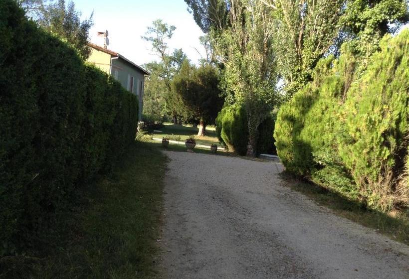 مبيت وإفطار Domaine De Belcayre