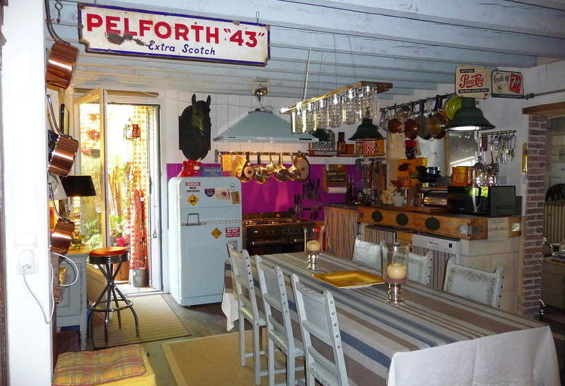 تختخواب و صبحانه Escale De Loire