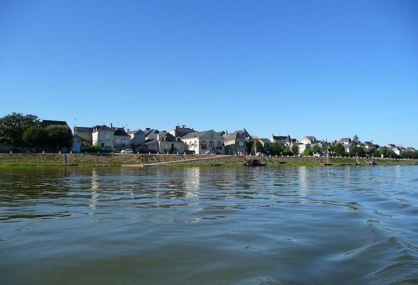 تختخواب و صبحانه Escale De Loire