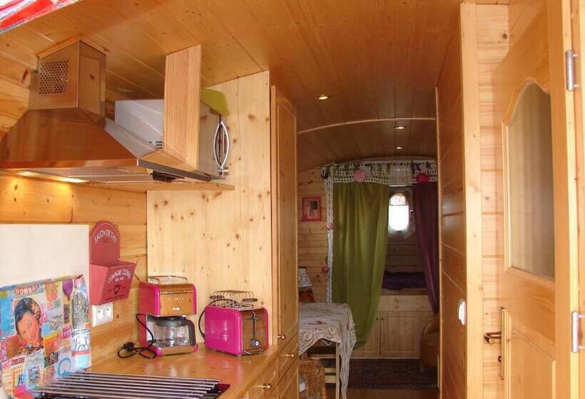 ベッドアンドブレックファースト Gites Et Roulottes Du Grand Puits