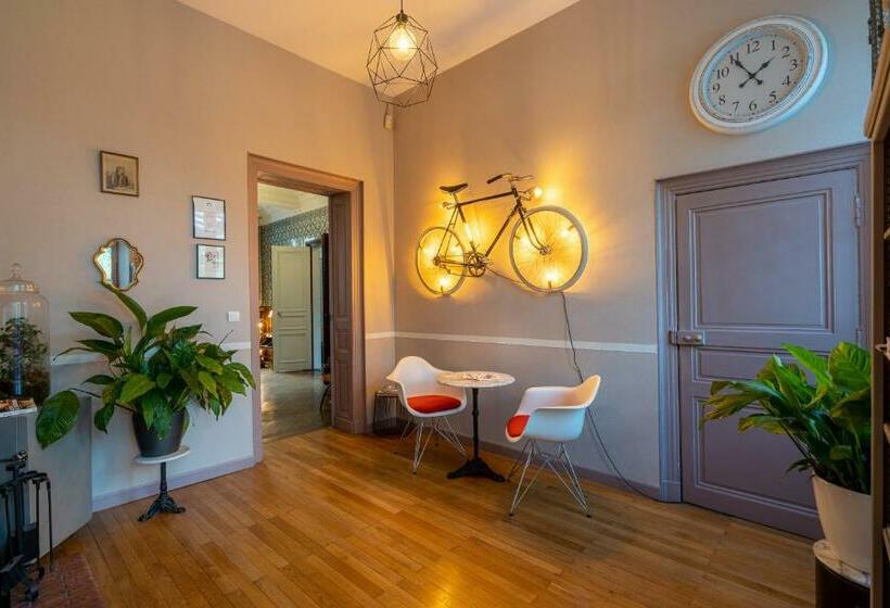 住宿加早餐  H De Surgères