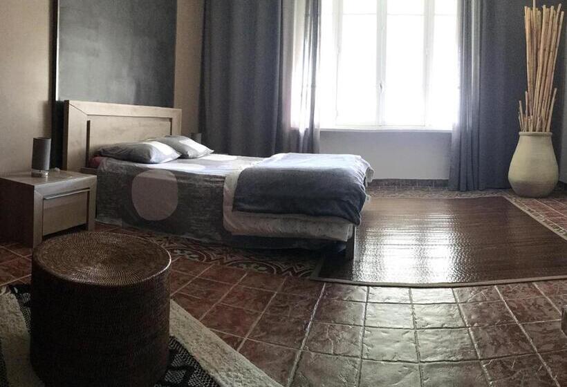 ベッドアンドブレックファースト La Cigaline