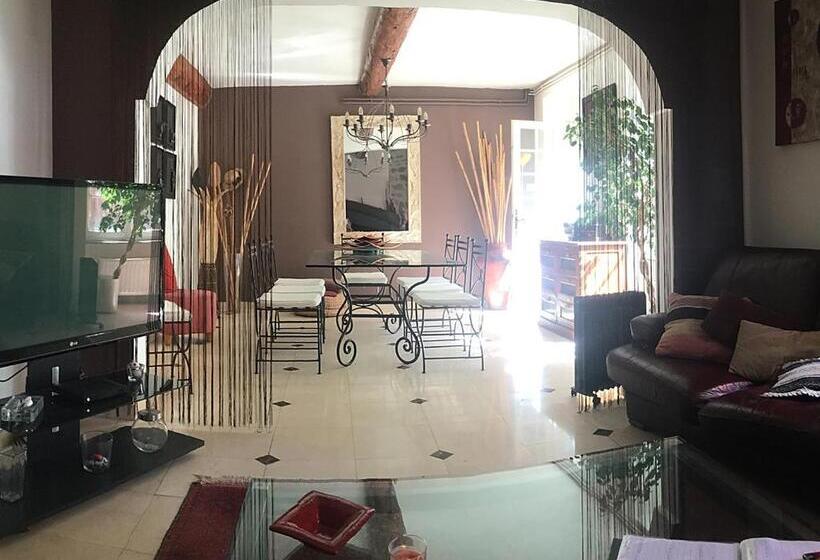 ベッドアンドブレックファースト La Cigaline