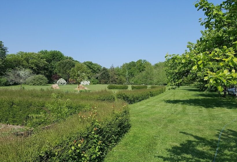 مبيت وإفطار La Roseraie