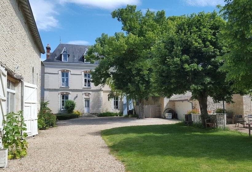 مبيت وإفطار La Roseraie