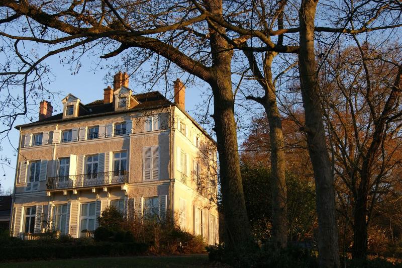 민박 Le Château De La Vierge