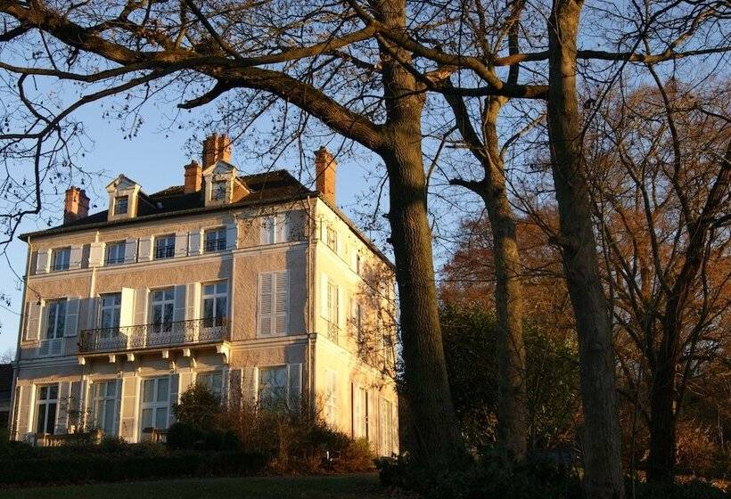 민박 Le Château De La Vierge