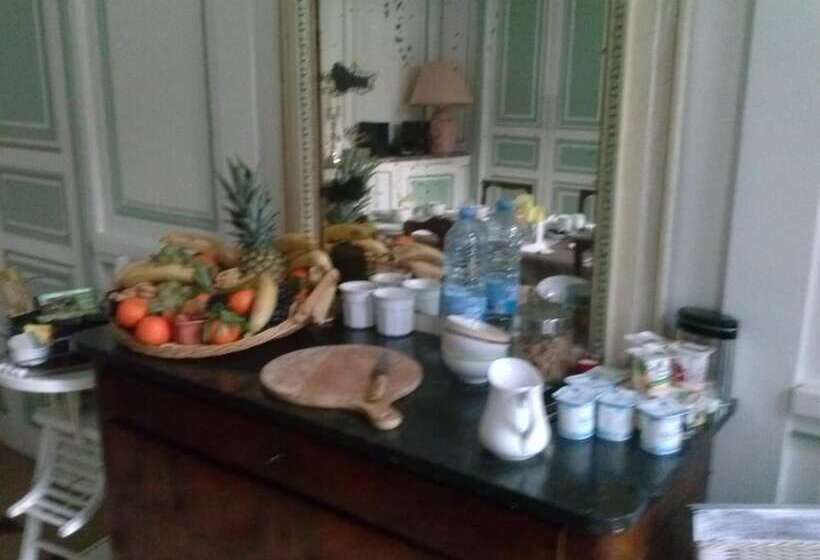 민박 Le Château De La Vierge