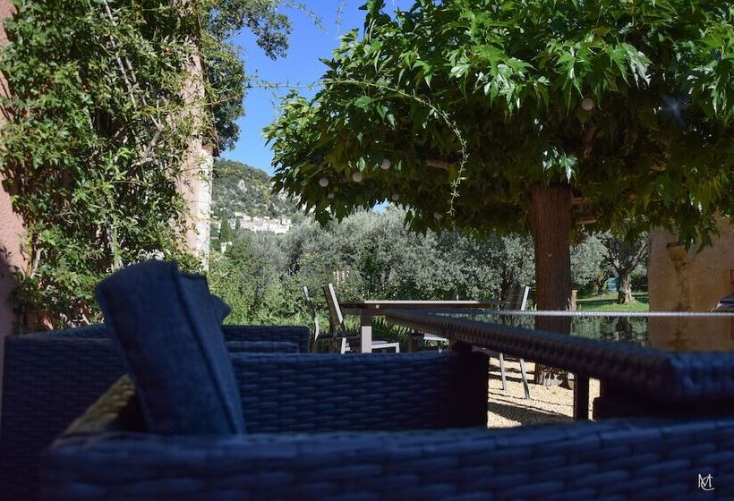 ベッドアンドブレックファースト Le Mas Carré