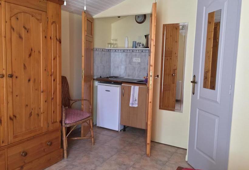 Bed and Breakfast Le Mas Du Rouquan