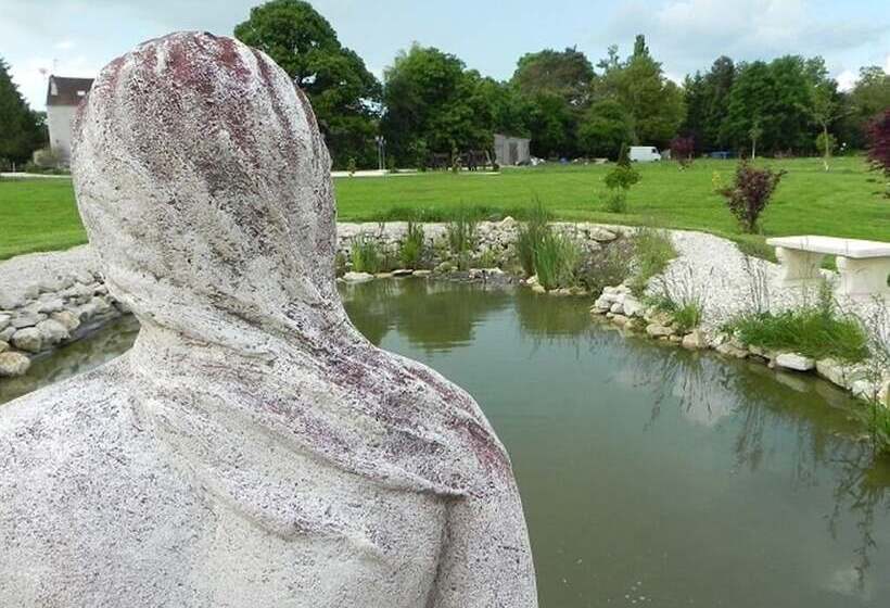 ベッドアンドブレックファースト Le Petit Domaine De Bois Avril