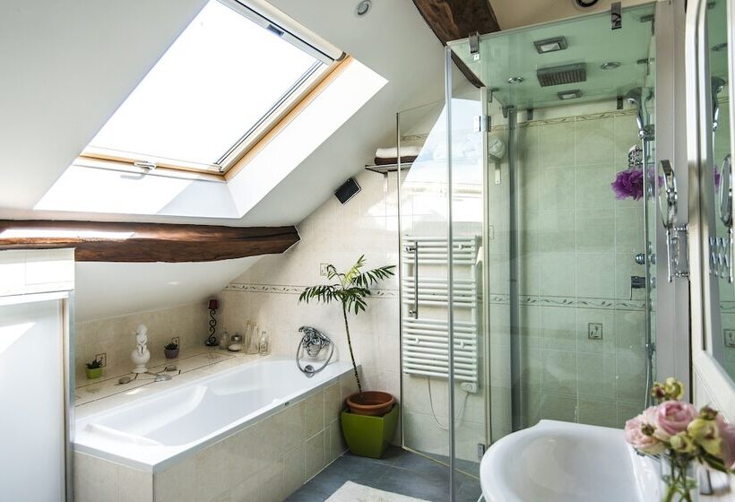 ベッドアンドブレックファースト Le Petit Domaine De Bois Avril