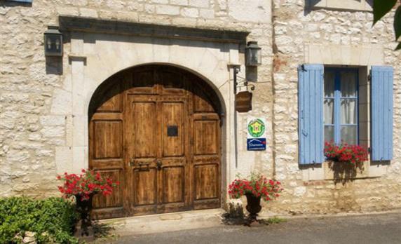 ベッドアンドブレックファースト Le Prieuré