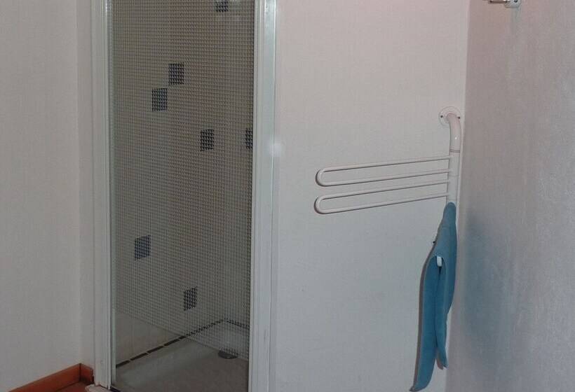 مبيت وإفطار Les Chênes Bleus