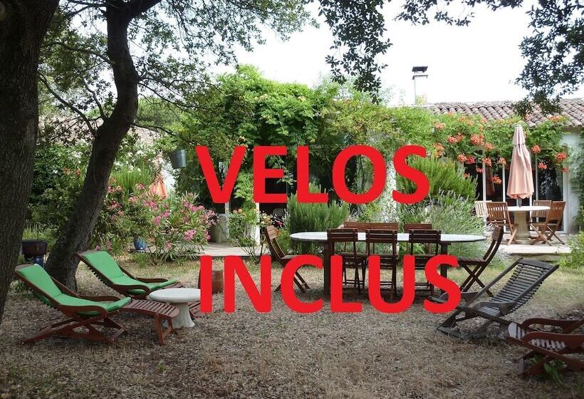 مبيت وإفطار Les Chênes Bleus