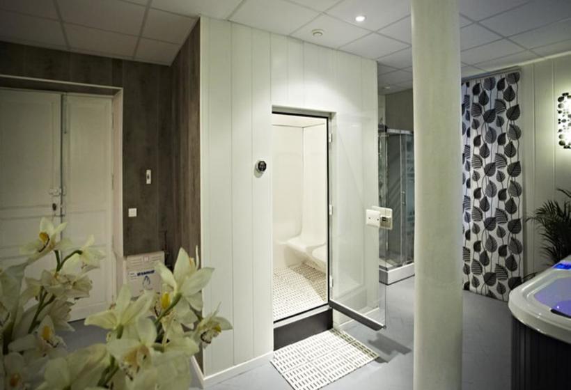 住宿加早餐  Maison D Hôtes Les Jardins De Mazamet