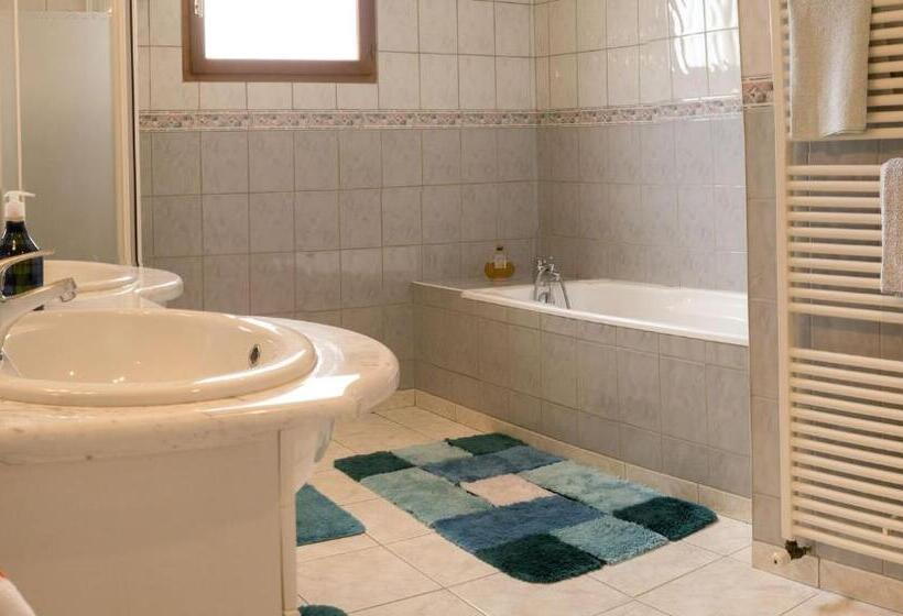 Bed and Breakfast Les Louchardes