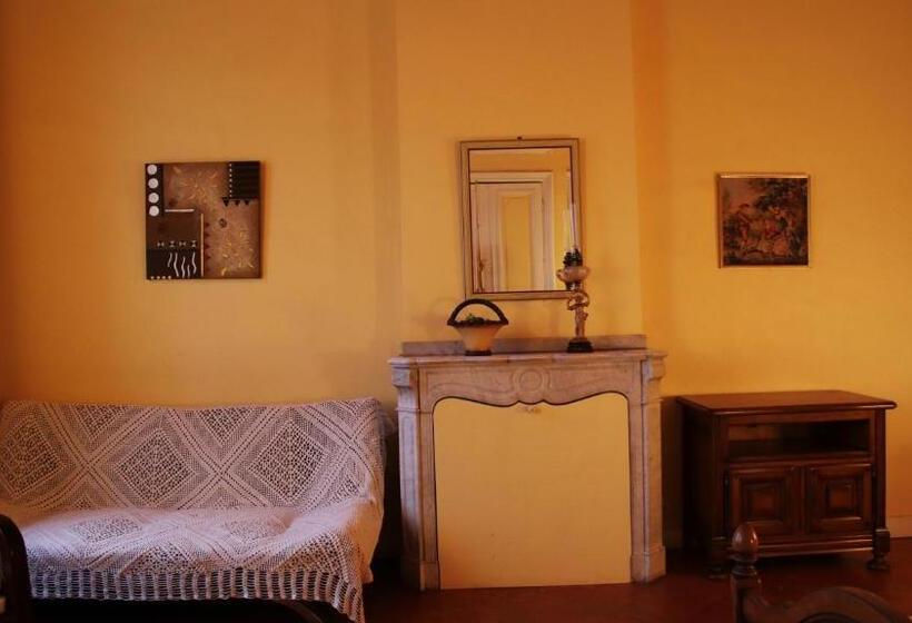 Bed and Breakfast Les Volets Bleus