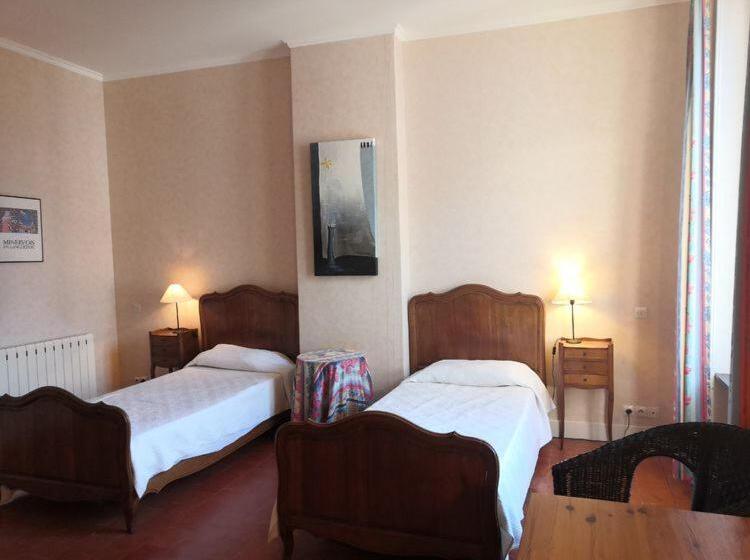 مبيت وإفطار Les Volets Bleus