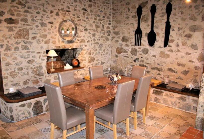 住宿加早餐 Maison D Hôtes Et Gîtes La Chouannerie à Côté Du Parc Du Puy Dufou