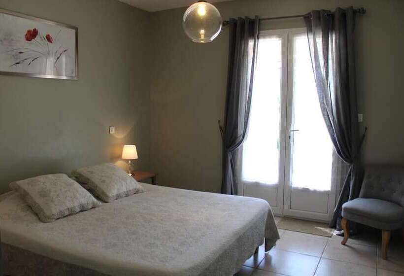 مبيت وإفطار Mas Du Tilleul