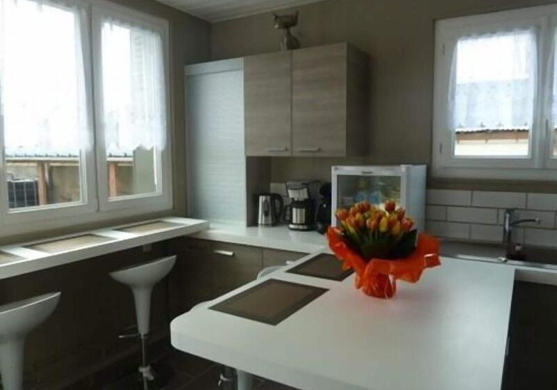 مبيت وإفطار Roissy Chambres