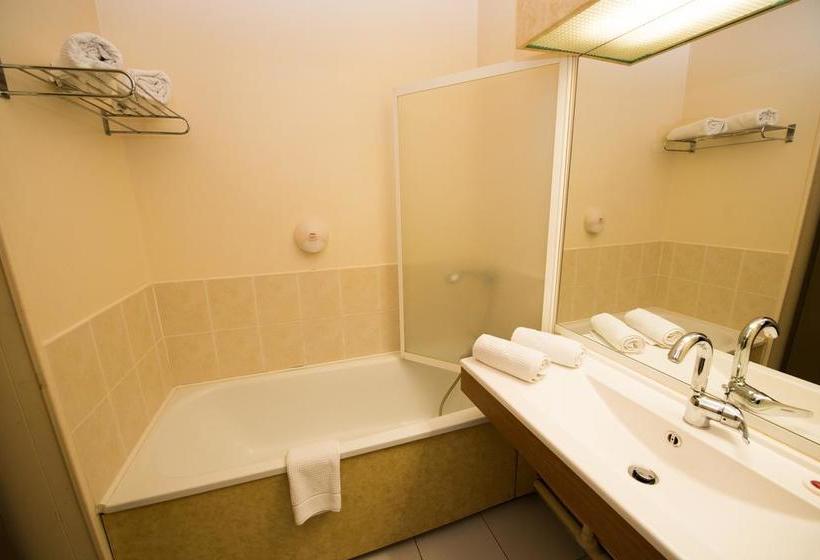 Отель Kyriad Direct Arpajon