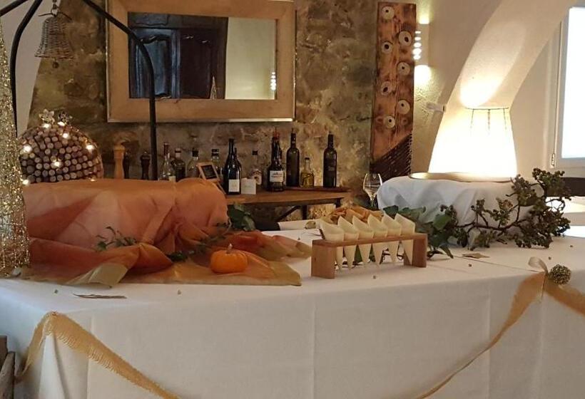 Отель Auberge De La Cauquiere