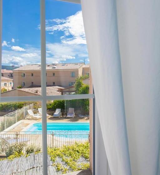 Отель Auberge De La Cauquiere