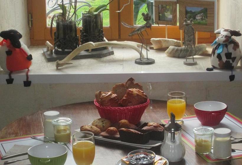 Отель Gite Auberge Les Cascades