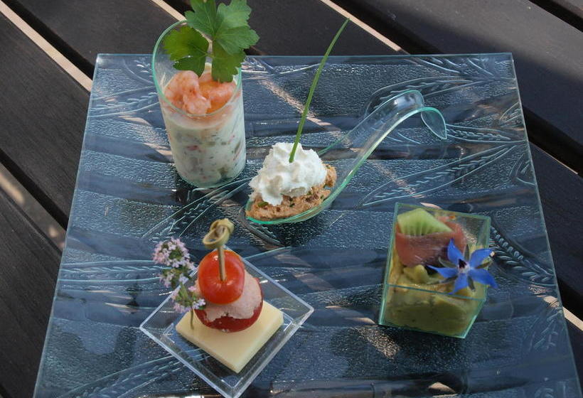 Отель A L Orée Du Bois