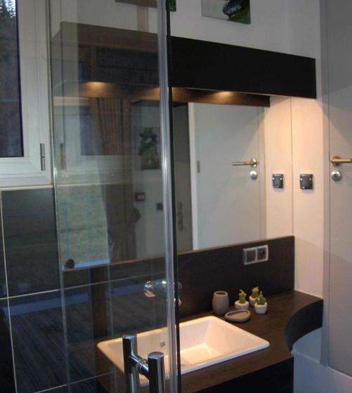 בית מלון כפרי Aux 500 Diables Eco Lodge