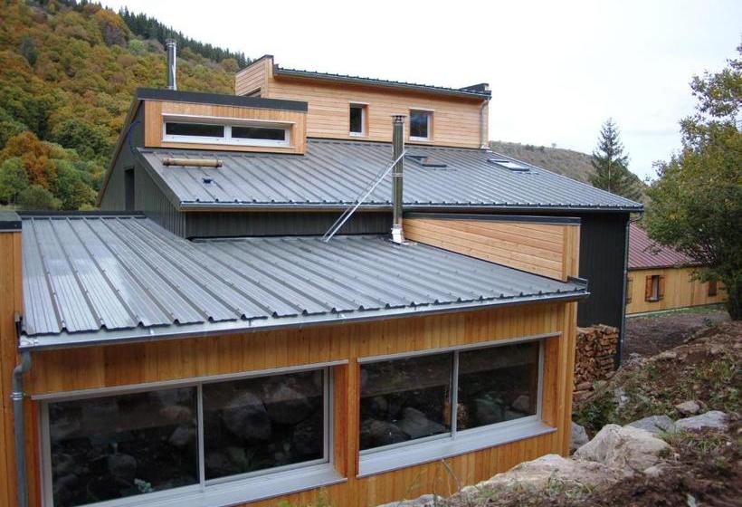 בית מלון כפרי Aux 500 Diables Eco Lodge