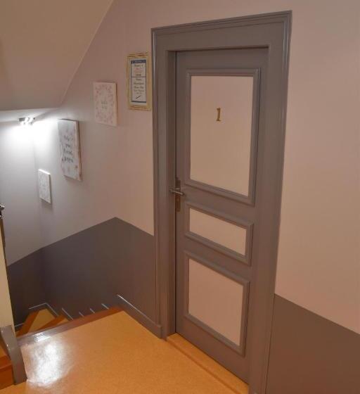 Отель Des Remparts