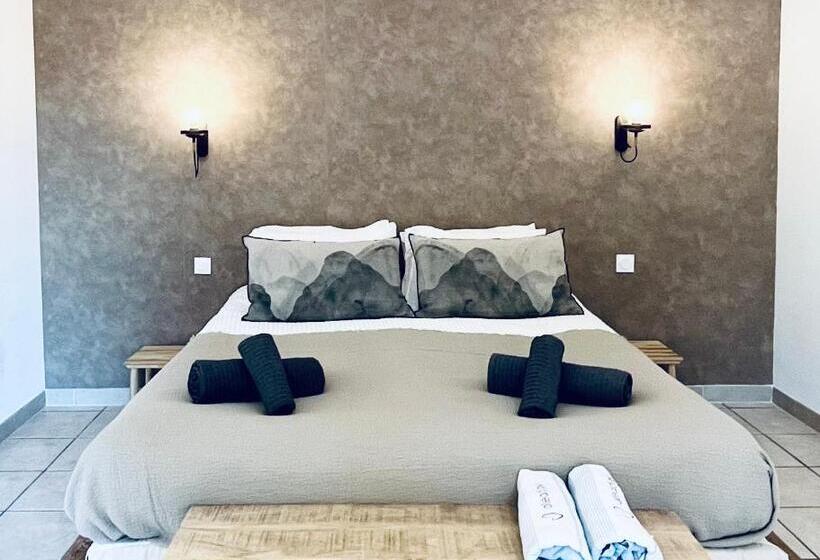 בית מלון כפרי Domaine De Licetto