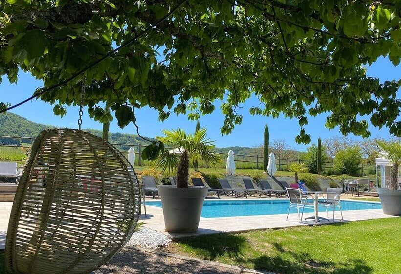 هتل Domaine De Suzel