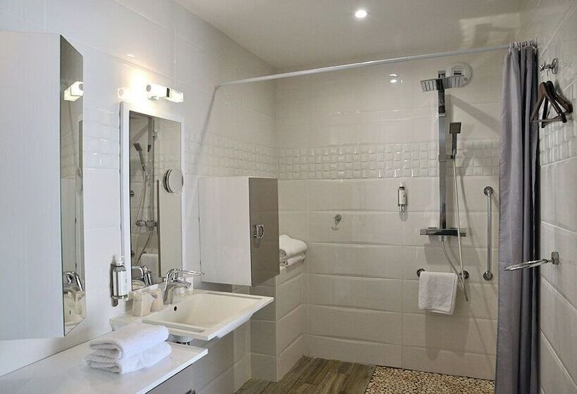 هتل Domaine De Suzel