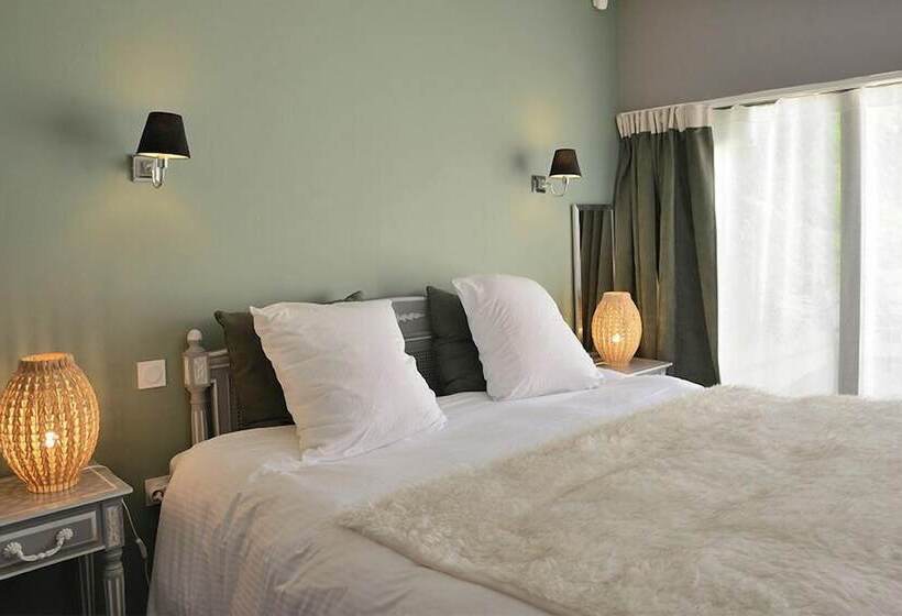 هتل Domaine De Suzel