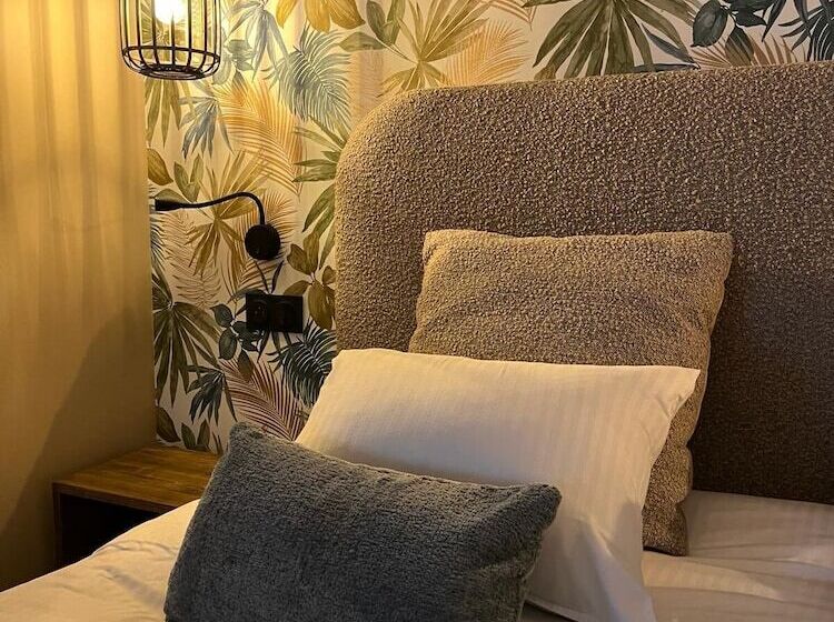 هتل Domaine De Suzel