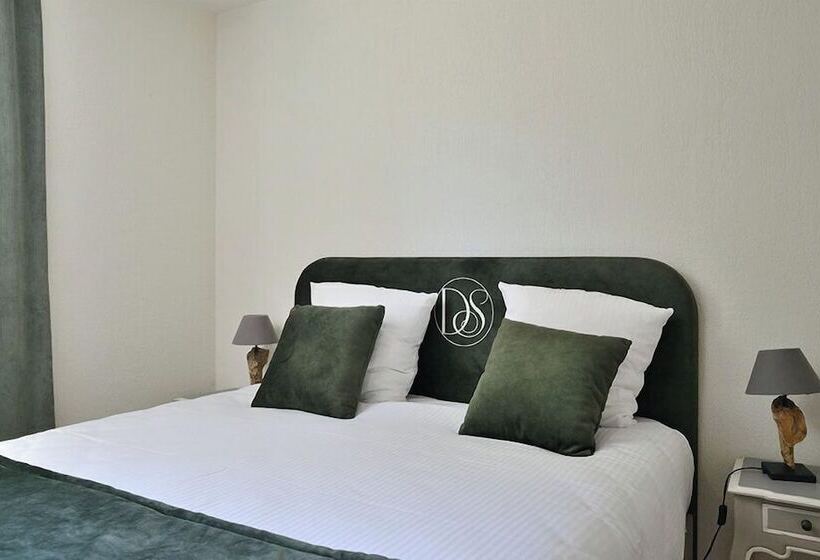 هتل Domaine De Suzel