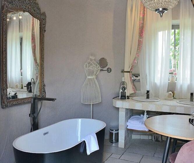 هتل Domaine De Suzel