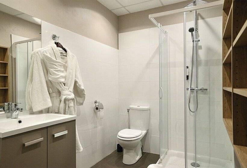 هتل Domaine De Suzel