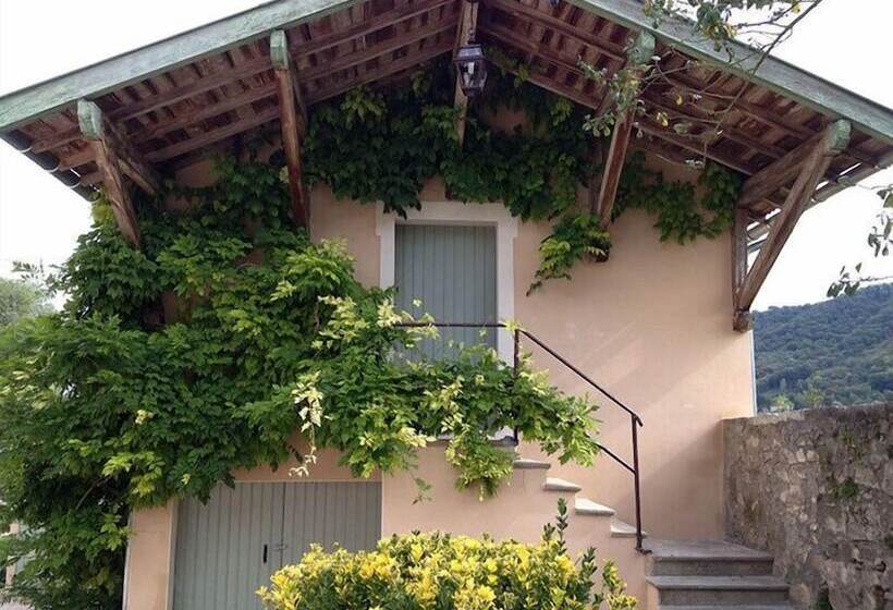 هتل Domaine De Suzel