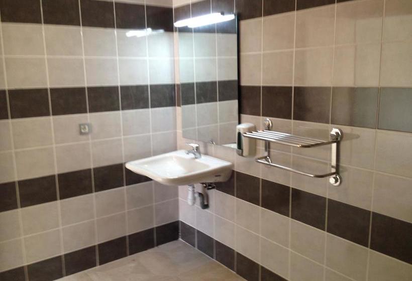 ホテル Family Hôtel