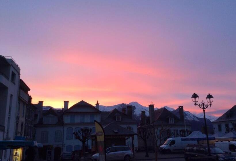 ホテル Hôtel Café Les Fleurs