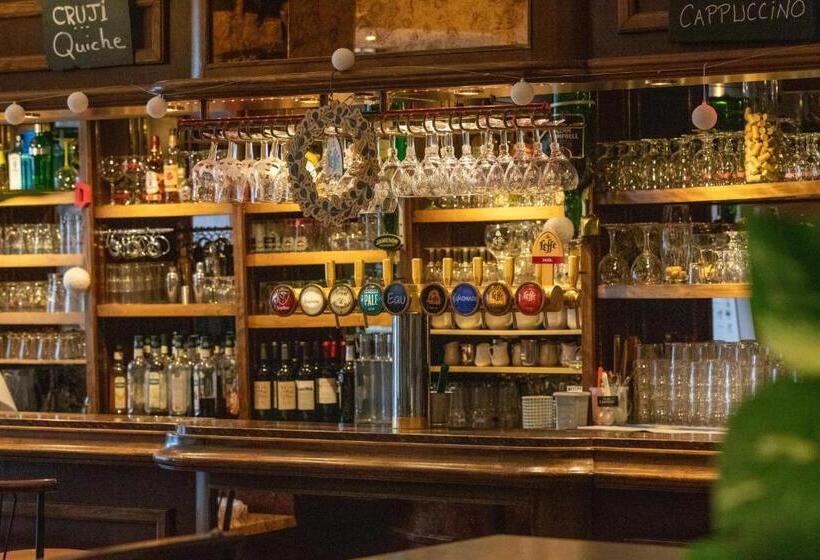 ホテル Hôtel Café Les Fleurs