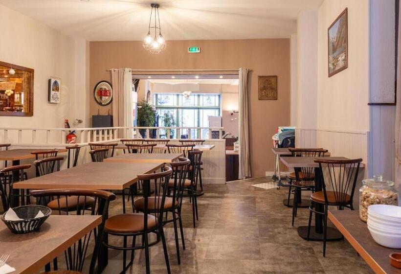 ホテル Hôtel Café Les Fleurs