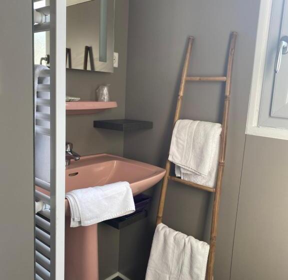 Отель Hôtel Café Les Fleurs